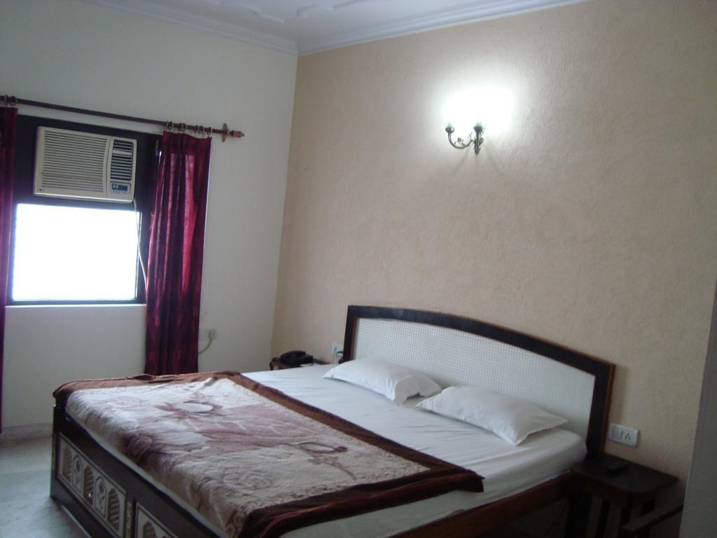 Hotel Dawat Palace Agra  Habitación foto